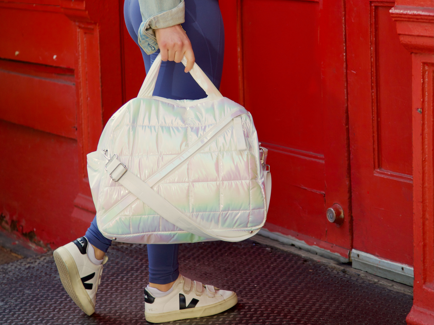 White duffle  #color_iridescent