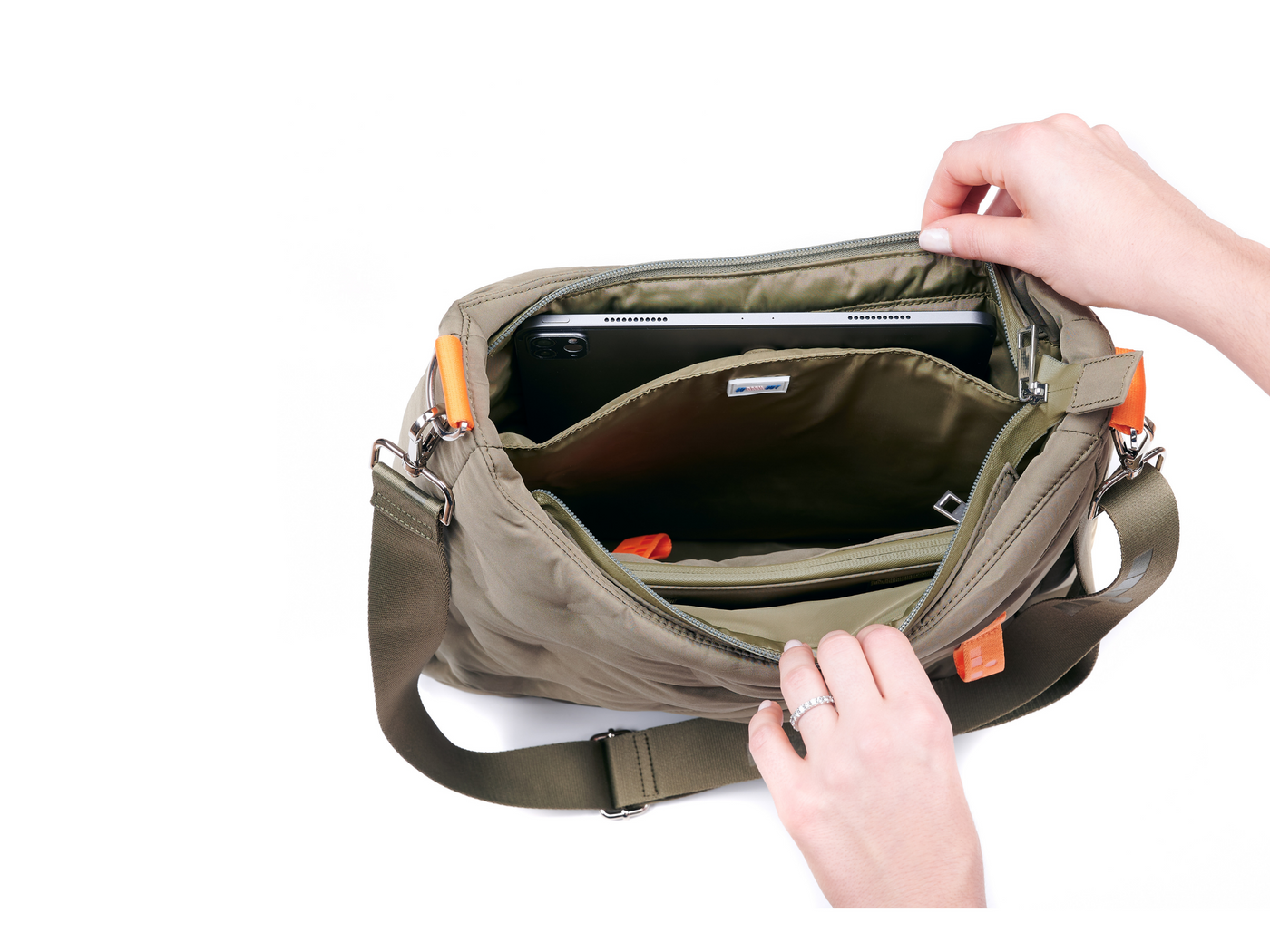 Arly Messenger Interior View featuring Tech compartment #color_olive